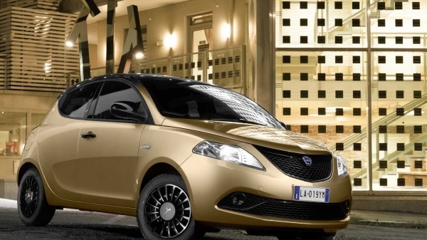 Lancia все еще жива – представлена гибридная версия малыша Ypsilon Lancia все еще жива – представлена гибридная версия малыша Ypsilon