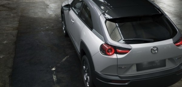 Mazda назвала цену на свой первый электромобиль