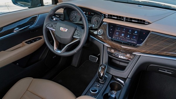 Пылим по&nbsp;марокканским дорогам на&nbsp;кроссовере Cadillac XT6