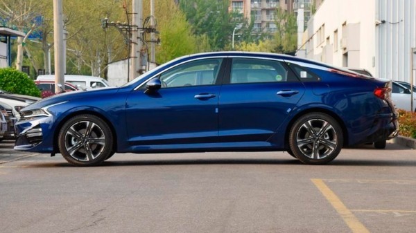 Новый седан Kia Optima появился у дилеров Новый седан Kia Optima появился у дилеров