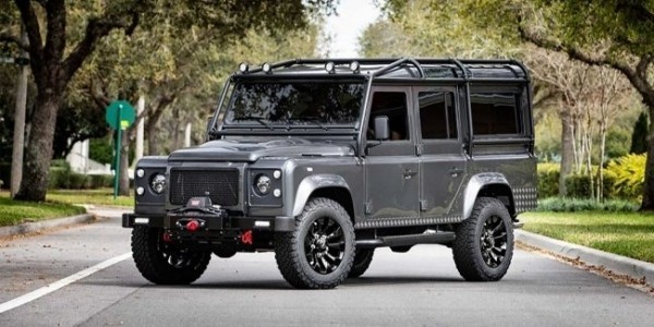 Tesla Model D: необычный тюнинг Land Rover Defender Tesla Model D: необычный тюнинг Land Rover Defender