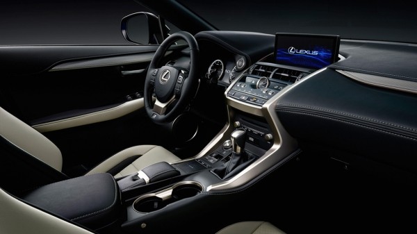 Стало известно, как менялись цены на Lexus NX за последние два года