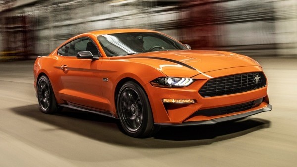 Ford Mustang завоевал звание самого популярного спорткара в мире Ford Mustang завоевал звание самого популярного спорткара в мире