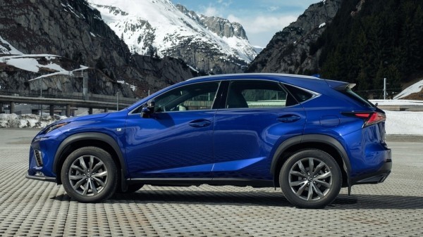 Стало известно, как менялись цены на Lexus NX за последние два года