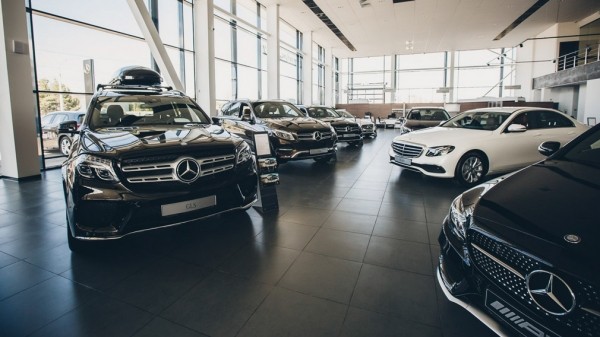 Mercedes-Benz показал рекордный рост продаж в России Mercedes-Benz показал рекордный рост продаж в России