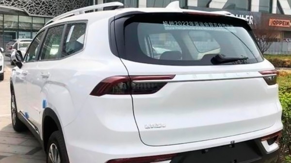 Опубликованы первые &laquo;живые&raquo; снимки Geely Haoyue