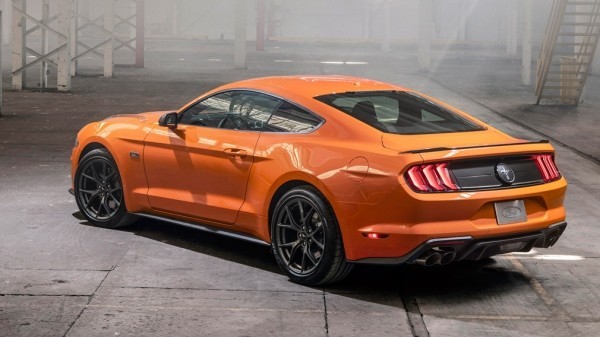 Ford Mustang завоевал звание самого популярного спорткара в мире Ford Mustang завоевал звание самого популярного спорткара в мире