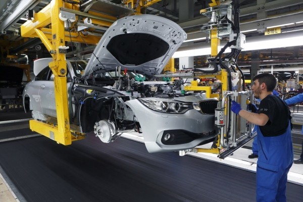 BMW планирует возобновить производство на заводе в США с 4 мая BMW планирует возобновить производство на заводе в США с 4 мая