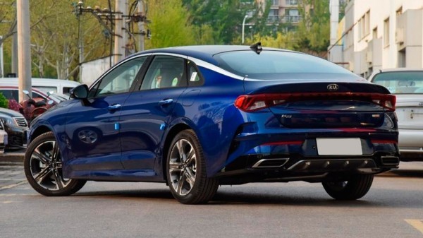 Новый седан Kia Optima появился у дилеров Новый седан Kia Optima появился у дилеров