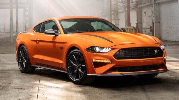 Ford Mustang завоевал звание самого популярного спорткара в мире Ford Mustang завоевал звание самого популярного спорткара в мире
