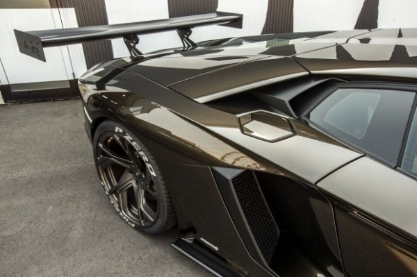 На любителя: продается уникальный Aventador от Liberty Walk