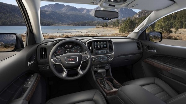 GMC опубликовал фото обновленного пикапа Canyon в роскошной версии Denali GMC опубликовал фото обновленного пикапа Canyon в роскошной версии Denali