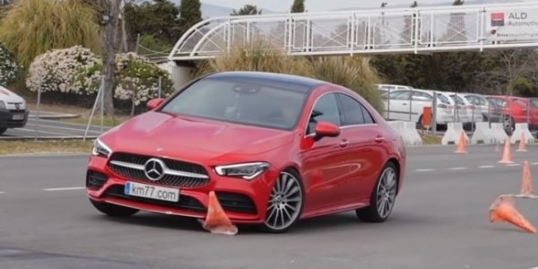 «Сбил лося»: Mercedes CLA провалил тест на маневренность (видео) «Сбил лося»: Mercedes CLA провалил тест на маневренность (видео)