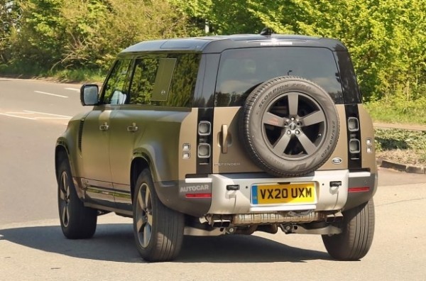 Брутальный автомобиль с брутальным мотором: Defender c двигателем V8 Брутальный автомобиль с брутальным мотором: Defender c двигателем V8