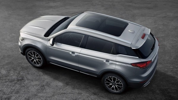 Первые кроссоверы Geely Atlas Pro приехали в Белоруссию Первые кроссоверы Geely Atlas Pro приехали в Белоруссию