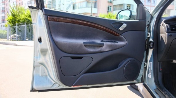 Citroen C5 I c пробегом: уже потраченная оцинковка и жёсткий BDSM с блоком BSM