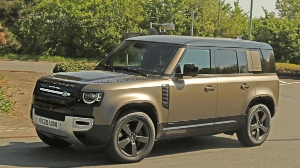 Компания Land Rover вывела на тесты новый Defender с агрегатом V8