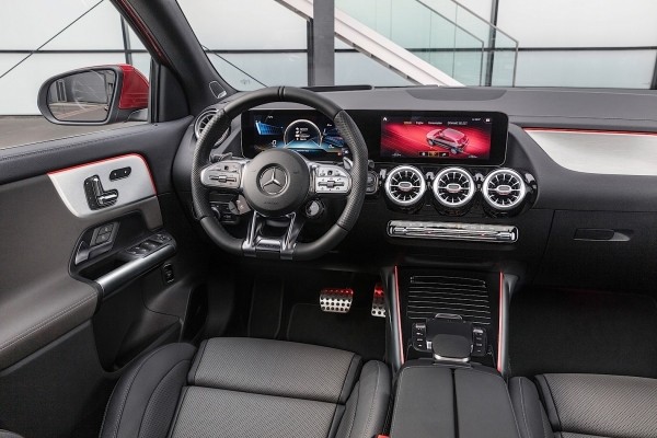 Кроссовер Mercedes-Benz GLB получил новую базовую вариацию Кроссовер Mercedes-Benz GLB получил новую базовую вариацию