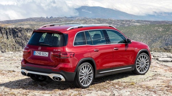 Кроссовер Mercedes-Benz GLB получил новую базовую вариацию Кроссовер Mercedes-Benz GLB получил новую базовую вариацию