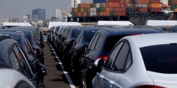 В Украину прибыло рекордное количество новых авто В Украину прибыло рекордное количество новых авто