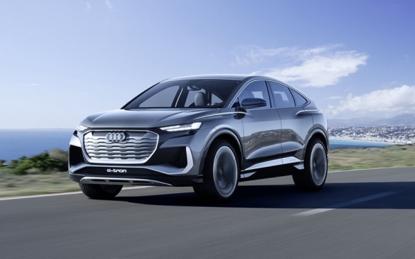 Audi показала новый электрический кроссовер Q4 Sportback e-tron Audi показала новый электрический кроссовер Q4 Sportback e-tron