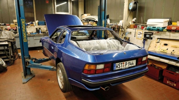 Этот восстановленный Porsche 944 S2 образца 1991 года выглядит фантастически 