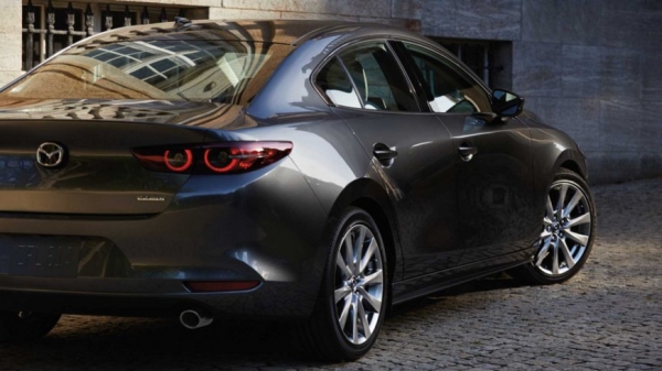 Появились данные о ценах на седан Mazda3 2021 с турбомотором 