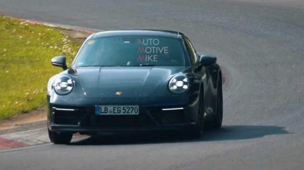 Porsche тестирует на Нюрбургринге новую версию спортивного купе 911 Porsche тестирует на Нюрбургринге новую версию спортивного купе 911