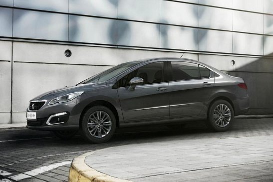 В сети появились первые изображения нового Peugeot 308