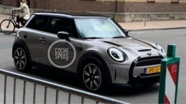 В сети появилось дебютное фото рестайлингового Mini Cooper S В сети появилось дебютное фото рестайлингового Mini Cooper S
