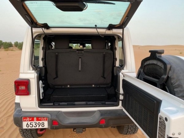 3-рядный Wrangler арабского шейха