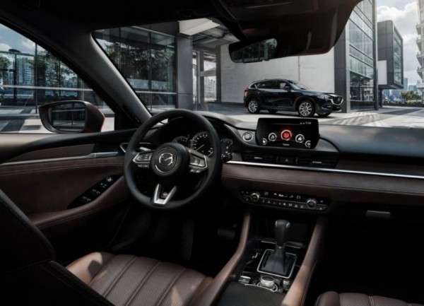 В РФ привезли специальные Mazda6 и СХ-5 В РФ привезли специальные Mazda6 и СХ-5