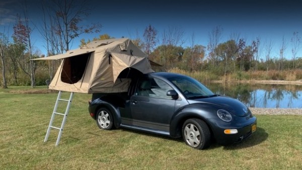 Жук на природе: VW New Beetle напомнил о себе Жук на природе: VW New Beetle напомнил о себе