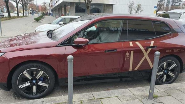 В Сети были опубликованы «живые» фото кроссовера BMW iX В Сети были опубликованы «живые» фото кроссовера BMW iX