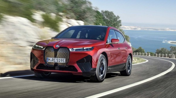 В Сети были опубликованы «живые» фото кроссовера BMW iX В Сети были опубликованы «живые» фото кроссовера BMW iX