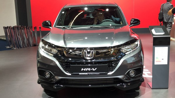 Появились первые изображения нового кроссовера Honda HR-V Появились первые изображения нового кроссовера Honda HR-V