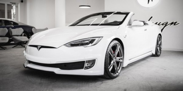 Тесле Model S снесло крышу Тесле Model S снесло крышу