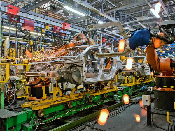 Новинки, которыми удивит российский автопром в 2021 году Новинки, которыми удивит российский автопром в 2021 году