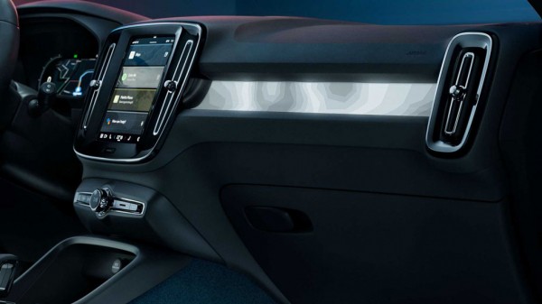 Вторым электрокаром Volvo стал купе-кроссовер C40 Recharge