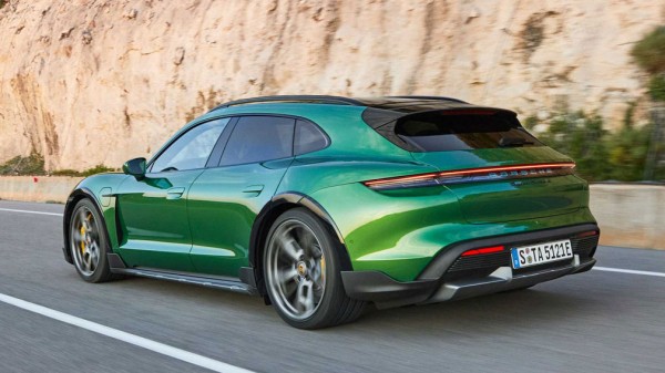 Porsche Taycan Cross Turismo стал доступен для заказа в России