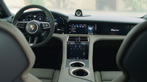 Porsche Taycan Cross Turismo стал доступен для заказа в России