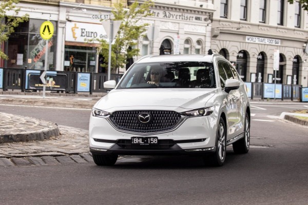 Кроссовер Mazda CX-8 обзавелся двумя новыми версиями