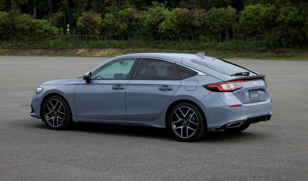 Пятидверка Honda Civic совместила два мотора с двумя коробками