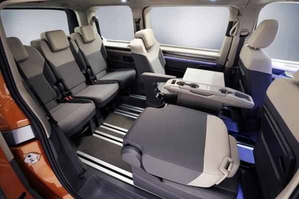 Новый VW T7 Multivan 2022 впервые получил гибридный агрегат и трансформируемый салон Новый VW T7 Multivan 2022 впервые получил гибридный агрегат и трансформируемый салон