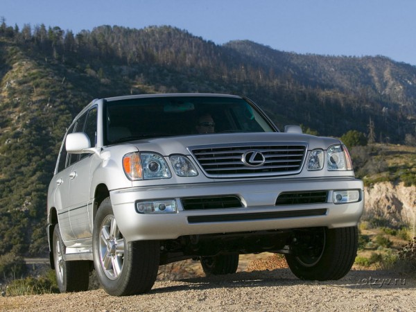 Toyota Land Cruiser 200 открывает ТОП-5 рамных внедорожников, которые охотно покупают даже с большим пробегом