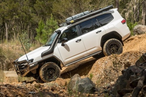 Австралийцы представили правильный Land Cruiser 300