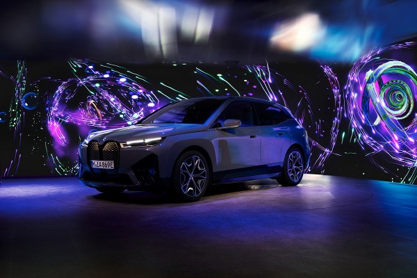 Концерн BMW добавит режим цифрового искусства «Quantum Garden» в свои автомобили в 2022 году Концерн BMW добавит режим цифрового искусства «Quantum Garden» в свои автомобили в 2022 году