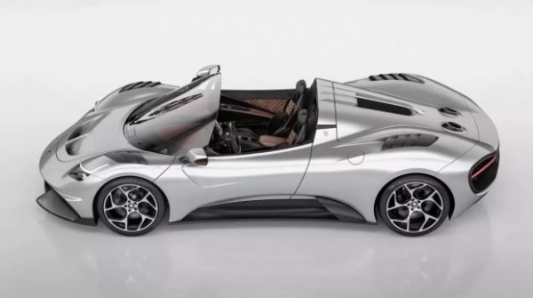 ARES Modena показала суперкар на базі Corvette C8 ARES Modena показала суперкар на базі Corvette C8