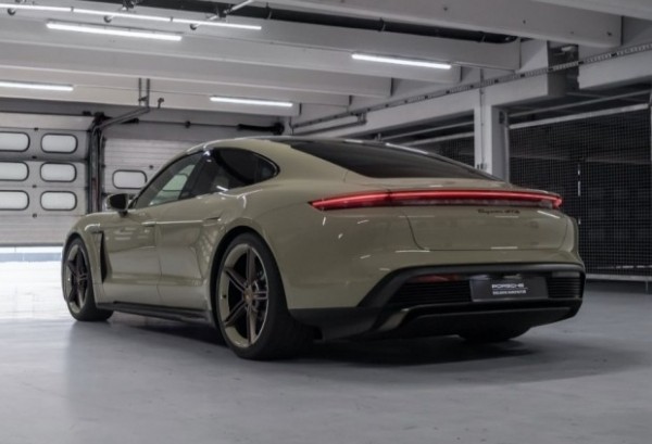 Porsche Taycan отримав спецверсію на честь гоночної траси