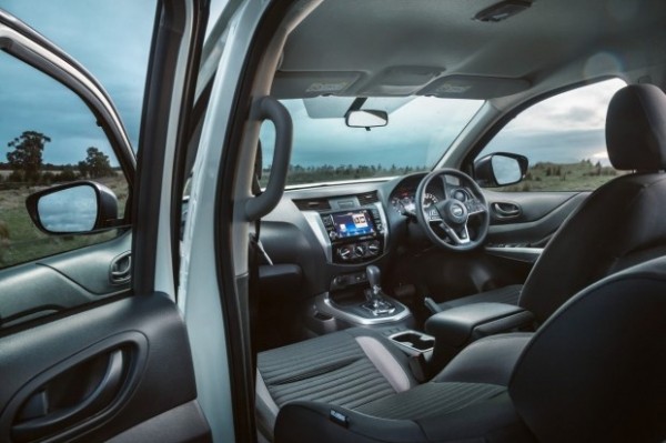 Nissan підготував особливу версію пікапа Navara